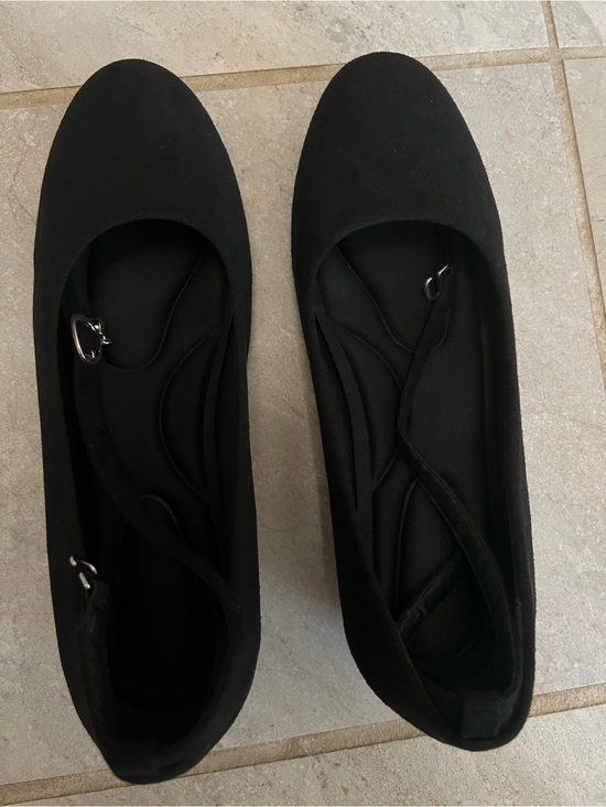 Shoes - Classic Black Women's Ballet Flats with Ankle Straps